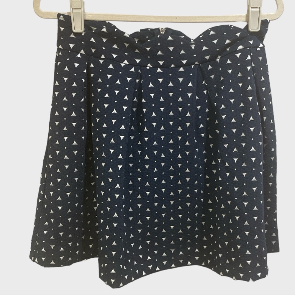 Francesca’s Ayla  Navy Triangle Scalloped Waist Skirt Size Large - Picture 7 of 13